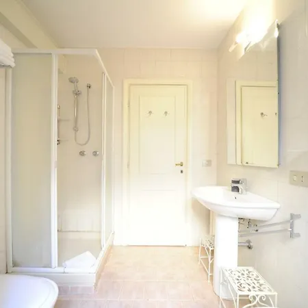Central Suites *